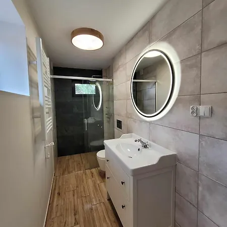 Pod Debami Semesterbostad *