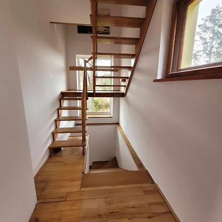 Semesterbostad Pod Debami *